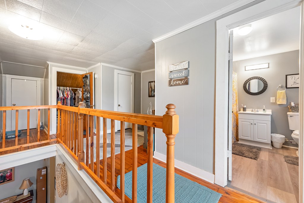 Wytheville, Virginia 24382, United States, 4 Bedrooms Bedrooms, ,2 BathroomsBathrooms,Residential,Active,170510