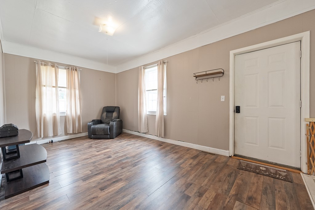 Wytheville, Virginia 24382, United States, 4 Bedrooms Bedrooms, ,2 BathroomsBathrooms,Residential,Active,170510