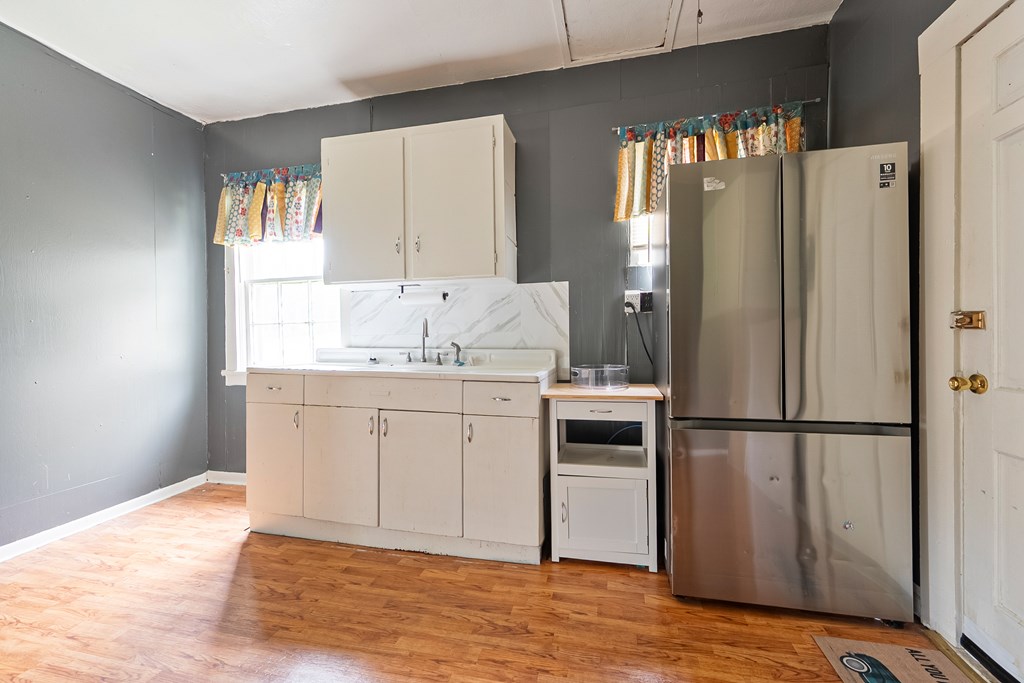 Wytheville, Virginia 24382, United States, 4 Bedrooms Bedrooms, ,2 BathroomsBathrooms,Residential,Active,170510