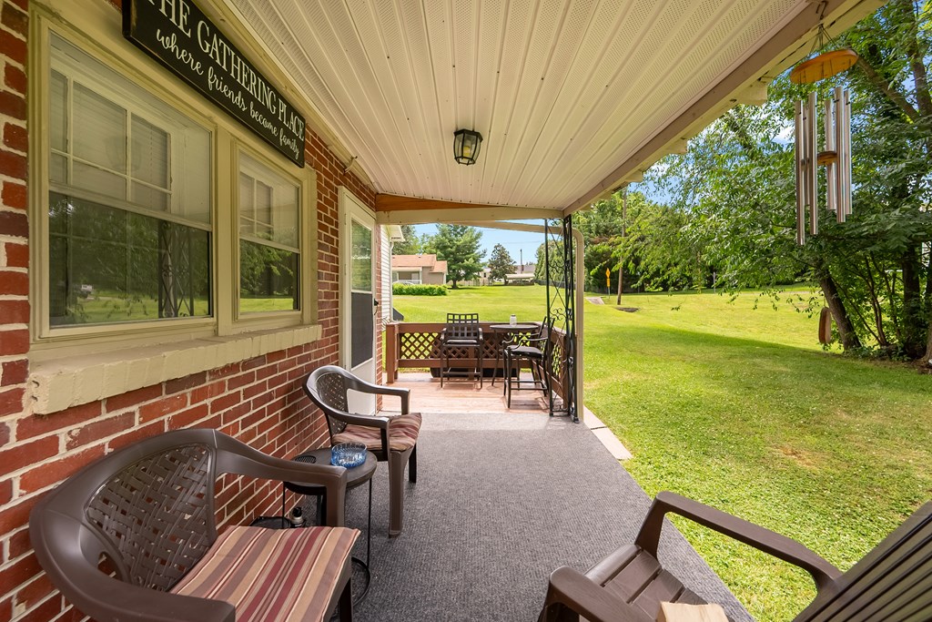 Wytheville, Virginia 24382, United States, 4 Bedrooms Bedrooms, ,2 BathroomsBathrooms,Residential,Active,170510