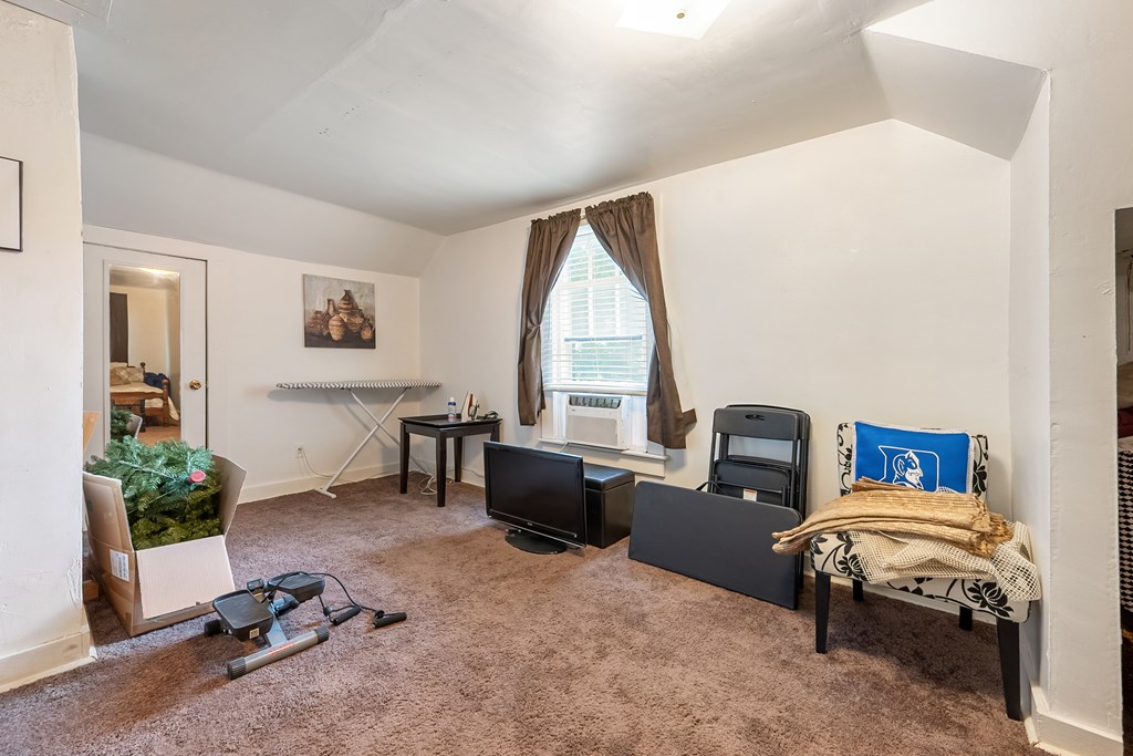 Wytheville, Virginia 24382, United States, 4 Bedrooms Bedrooms, ,2 BathroomsBathrooms,Residential,Active,170510