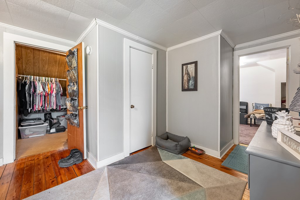 Wytheville, Virginia 24382, United States, 4 Bedrooms Bedrooms, ,2 BathroomsBathrooms,Residential,Active,170510