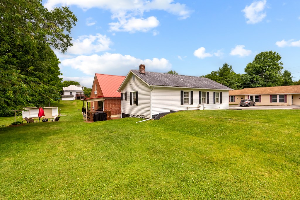 Wytheville, Virginia 24382, United States, 4 Bedrooms Bedrooms, ,2 BathroomsBathrooms,Residential,Active,170510