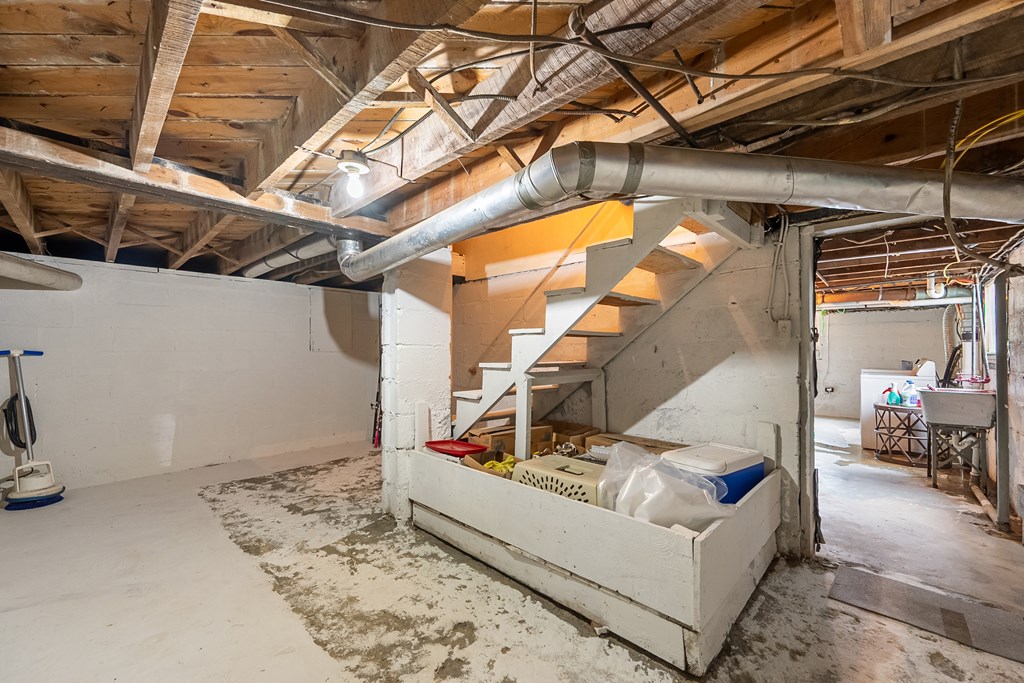 Wytheville, Virginia 24382, United States, 4 Bedrooms Bedrooms, ,2 BathroomsBathrooms,Residential,Active,170510