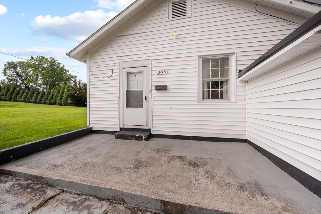 Wytheville, Virginia 24382, United States, 4 Bedrooms Bedrooms, ,2 BathroomsBathrooms,Residential,Active,170510