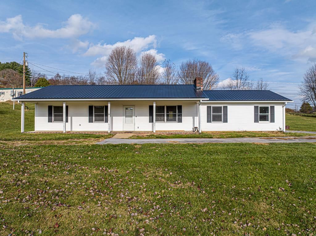 Photo of 23899 Walden Rd, Abingdon, VA 24210 (MLS # 104212)