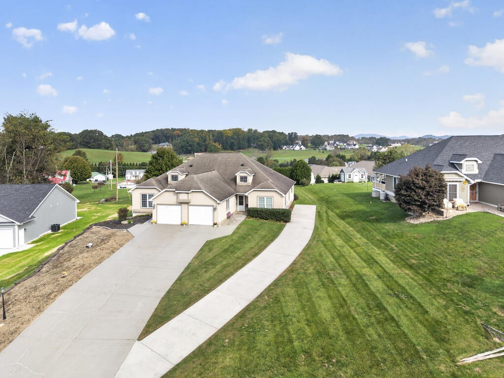 Photo of 18514 Keeneland Lane, Abingdon, VA 24211 (MLS # 112349)