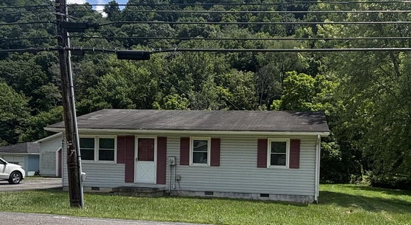 442 INDIAN CREEK RD, CEDAR BLUFF, VA 24609 - Image e97439a9be765a192ef6ddaf2ee048a5/786032954