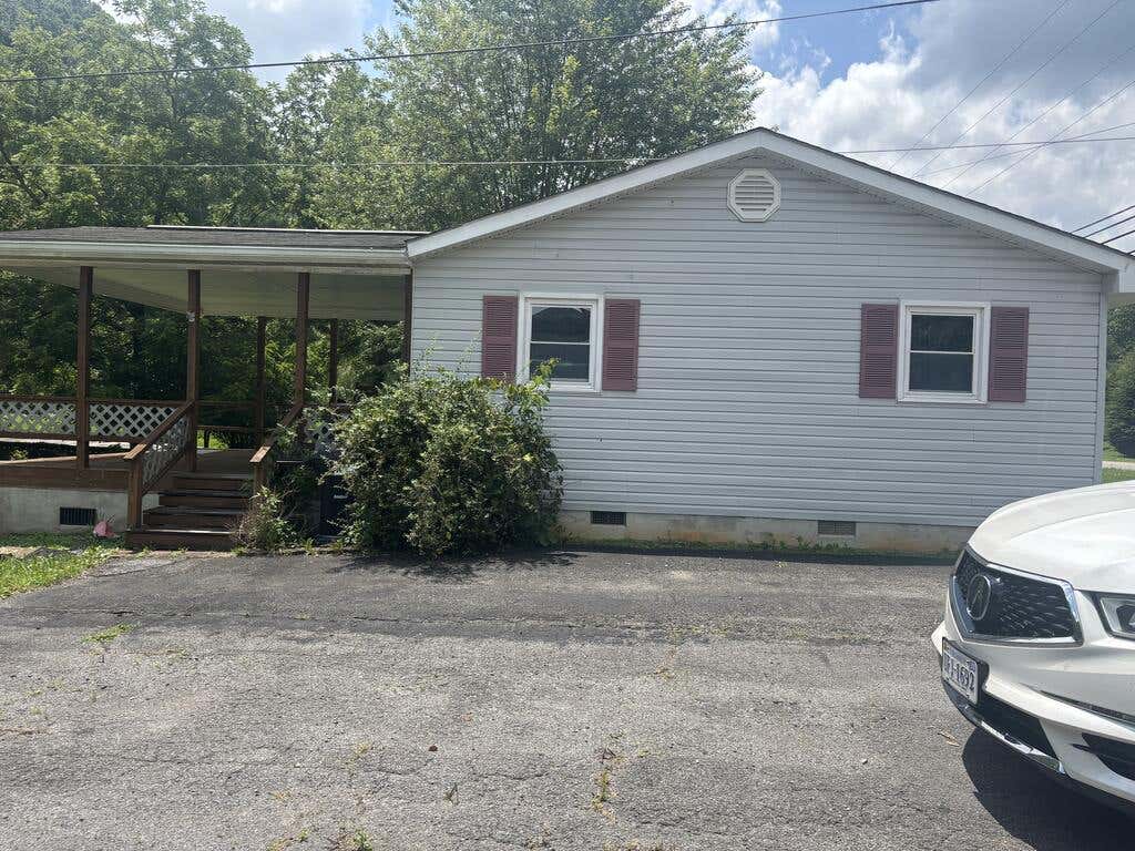 Photo of 442 Indian Creek Road, Cedar Bluff, VA 24609 (MLS # 111580)