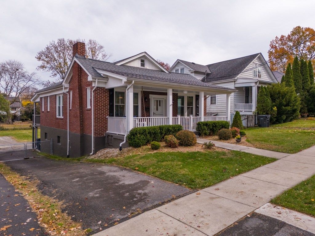 Photo of 913 Maryland Ave, Bristol, TN 37620 (MLS # 104367)