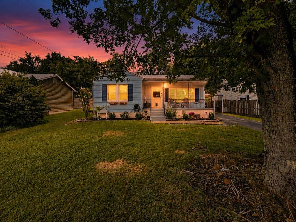Photo of 2505 Osborne St, Bristol, VA 24201 (MLS # 111246)