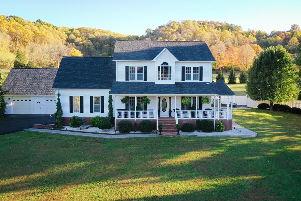 Photo of 220 220 Easy St, Cedar Bluff, VA 24609 (MLS # 103872)