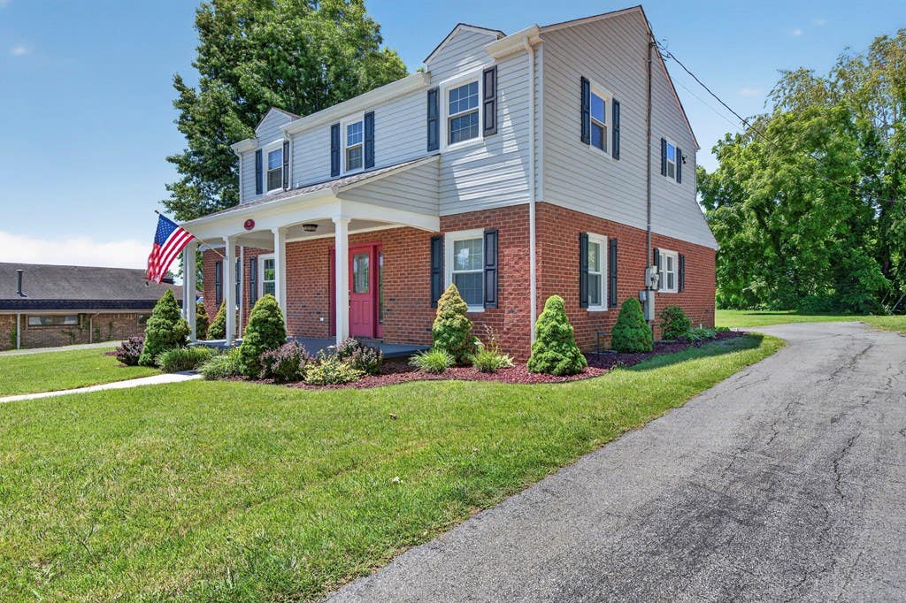 Photo of 720 Bluff City Highway, Bristol, TN 37620 (MLS # 110526)