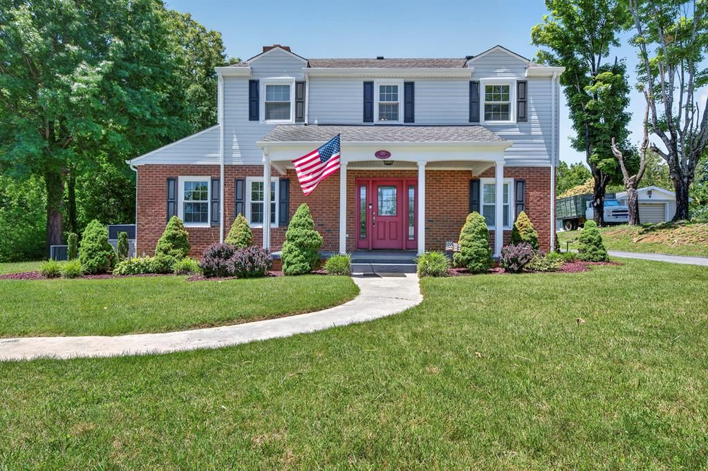 Photo of 720 Bluff City Highway, Bristol, TN 37620 (MLS # 110526)