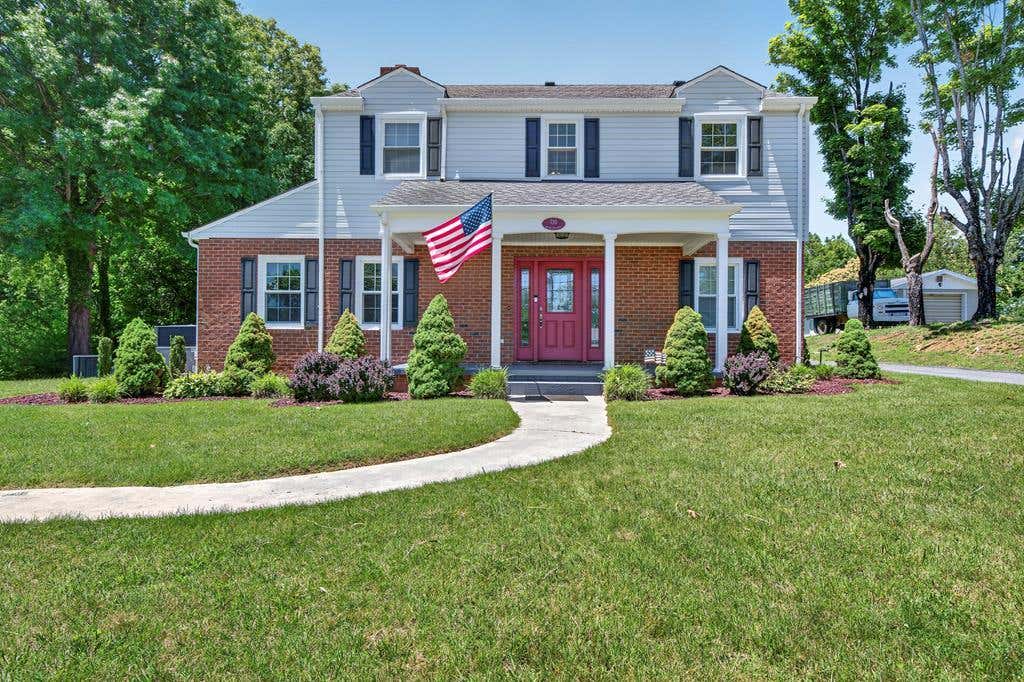 Photo of 720 Bluff City Highway, Bristol, TN 37620 (MLS # 110526)