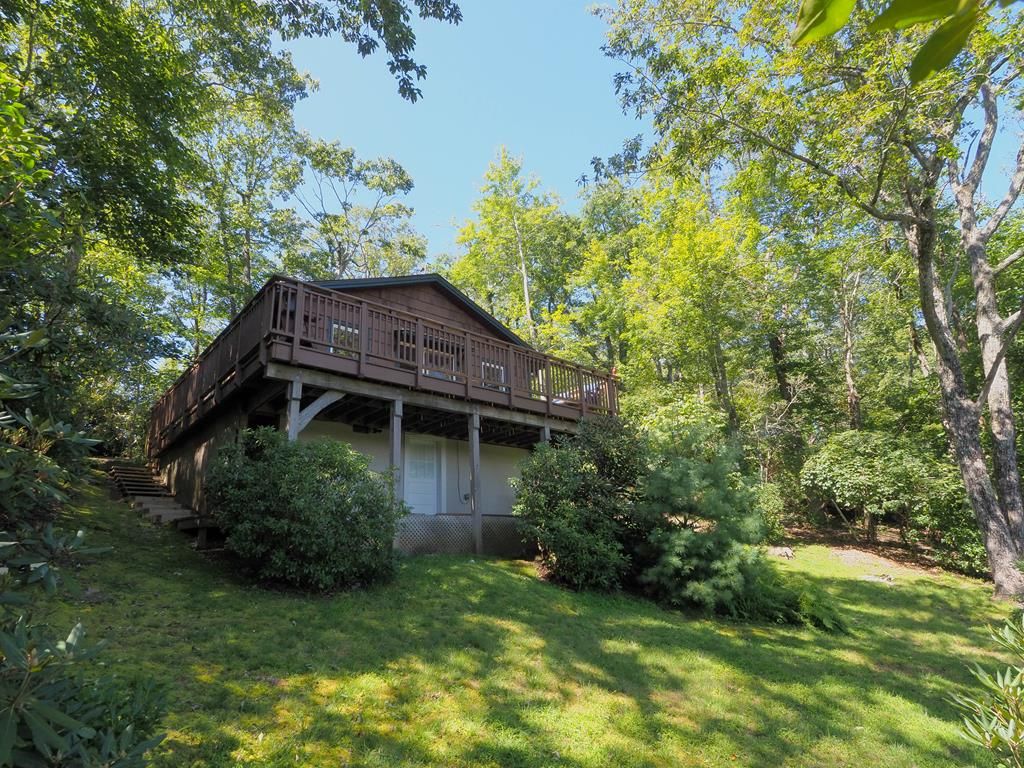 Photo of 827 Mountain View Dr, Fancy Gap, VA 24328 (MLS # 103569)