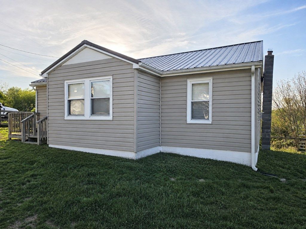 Photo of 6 Wolfsnare Ln, Fries, VA 24330 (MLS # 109963)