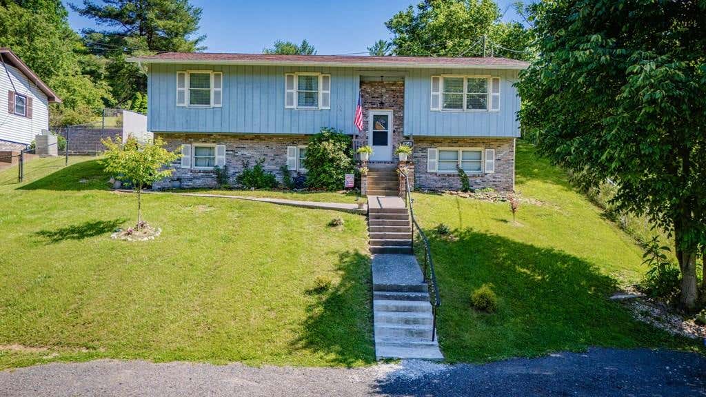 Photo of 636 E 2nd Street, Richlands, VA 24641 (MLS # 110460)