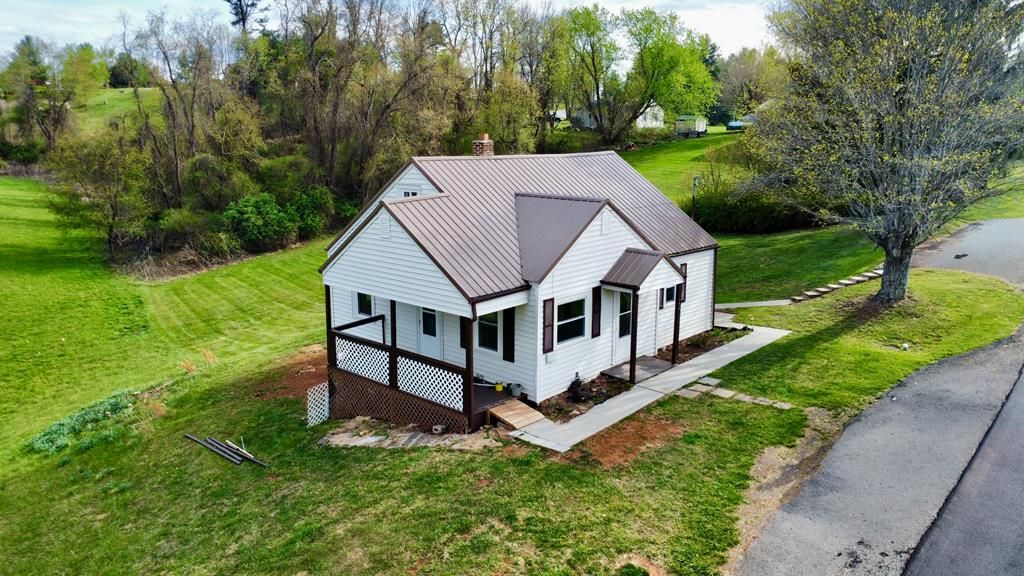 Photo of 134 Poplar Grove, Galax, VA 24333 (MLS # 109631)