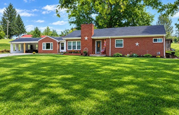 4606 WARDS GAP RD, CANA, VA 24317 - Image ec1bd5856a2d1fcba2df73bffc5b0611/3698845466