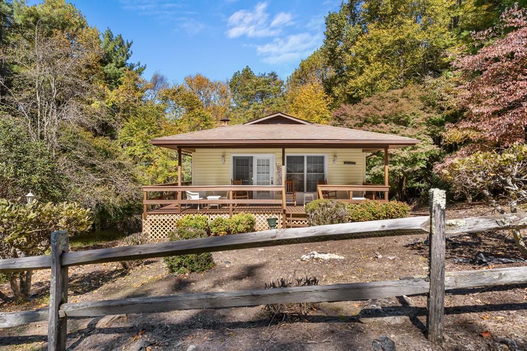 Photo of 36 Shawnee Trail, Fancy Gap, VA 24328 (MLS # 103789)