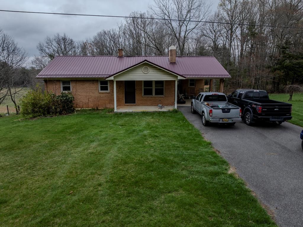 Photo of 730 Wildcat Rd, Hillsville, VA 24343 (MLS # 99341)