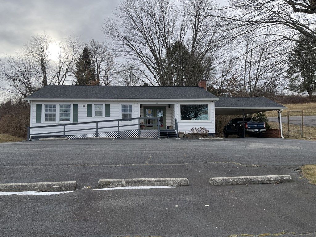 Photo of 1111 West Stuart Drive, Hillsville, VA 24343 (MLS # 104624)