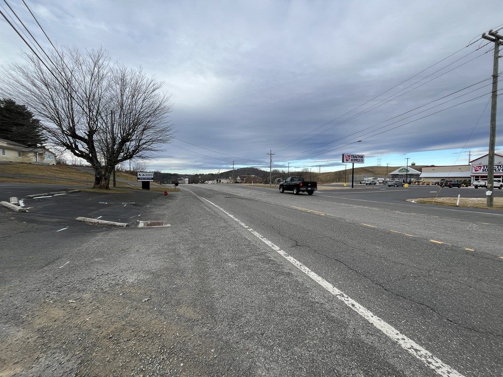 Photo of 1111 West Stuart Drive, Hillsville, VA 24343 (MLS # 104624)