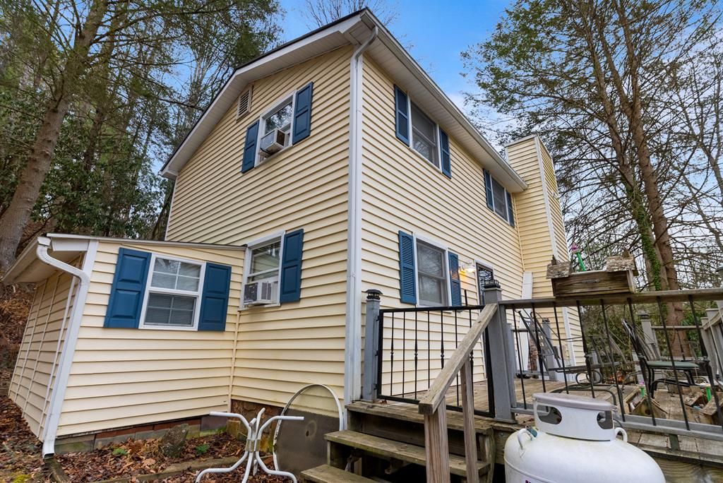 Photo of 212 Creekside Dr, Dugspur, VA 24325 (MLS # 104428)