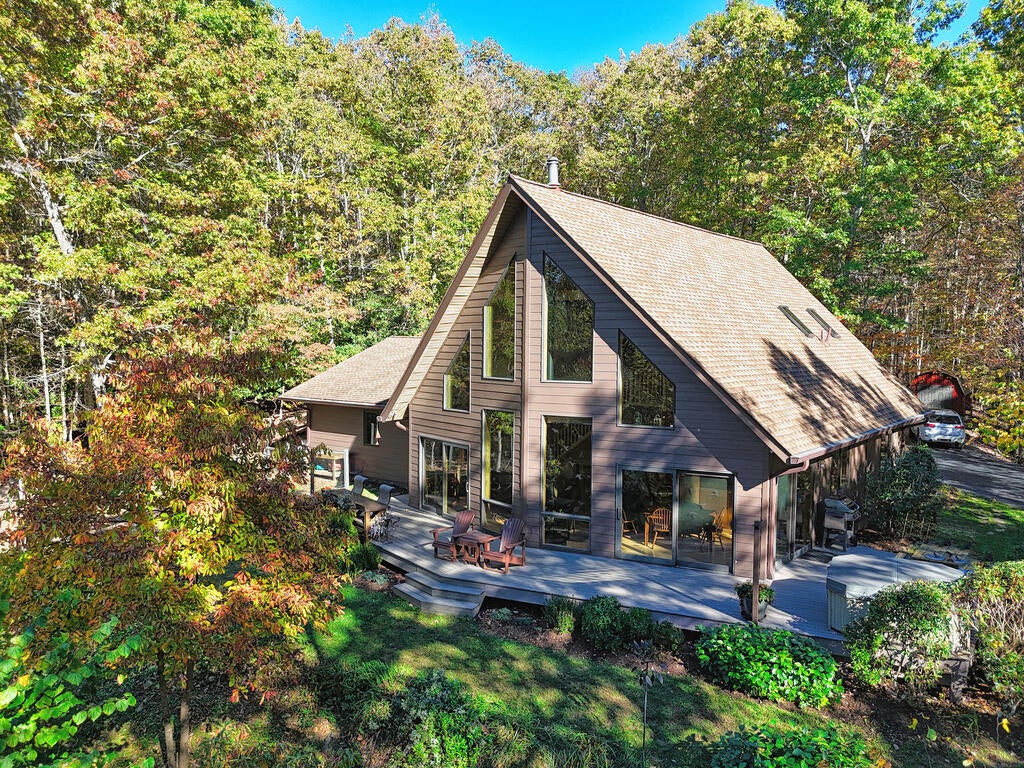 Photo of 2054 NW 2054 Duncans Chapel Rd, Willis, VA 24380 (MLS # 112409)
