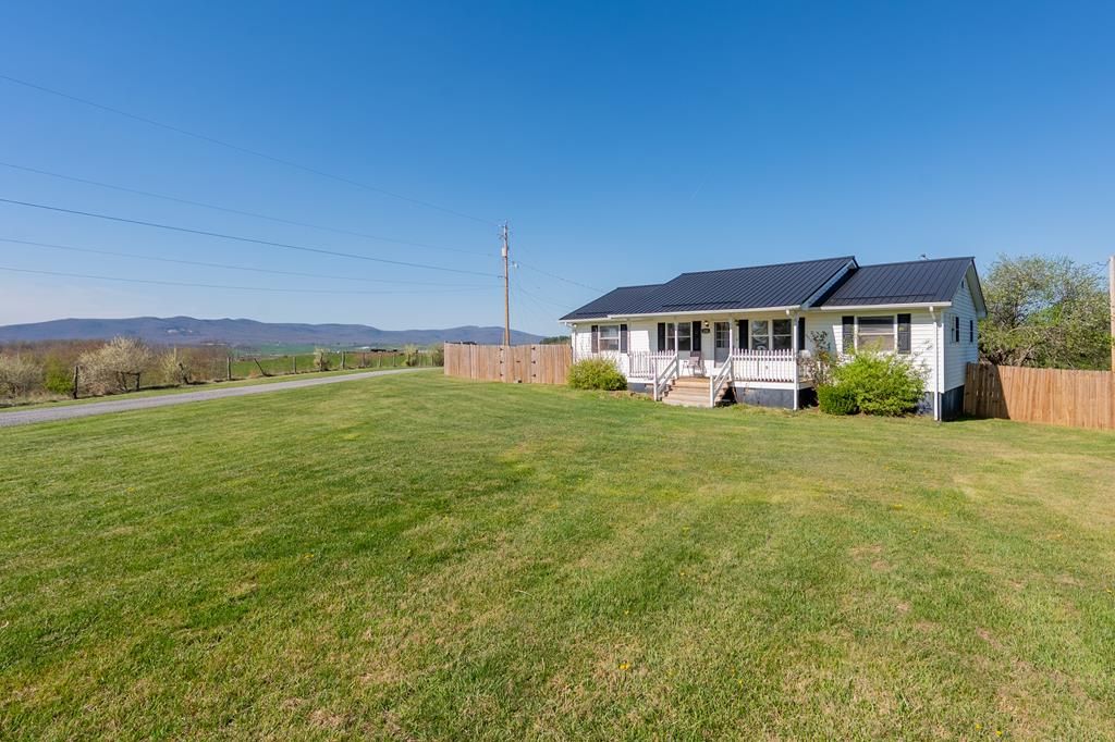 Photo of 114 Pearl Lane, Wytheville, VA 24382 (MLS # 109516)
