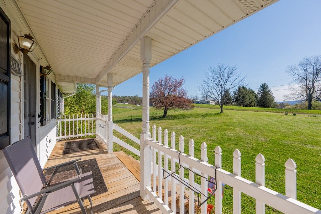 Photo of 114 Pearl Lane, Wytheville, VA 24382 (MLS # 109516)