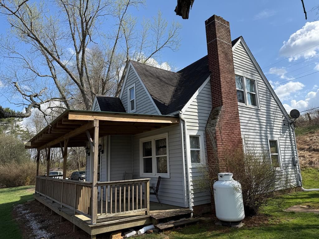 Photo of 7414 Snake Creek Rd, Hillsville, VA 24343 (MLS # 109528)