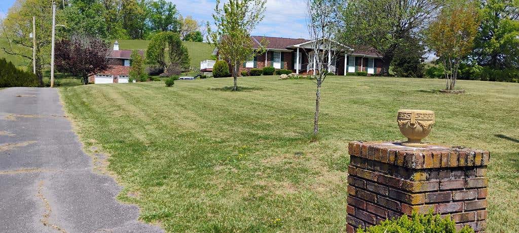 Photo of 16471 Spring Valley Rd, Abingdon, VA 24210 (MLS # 110712)