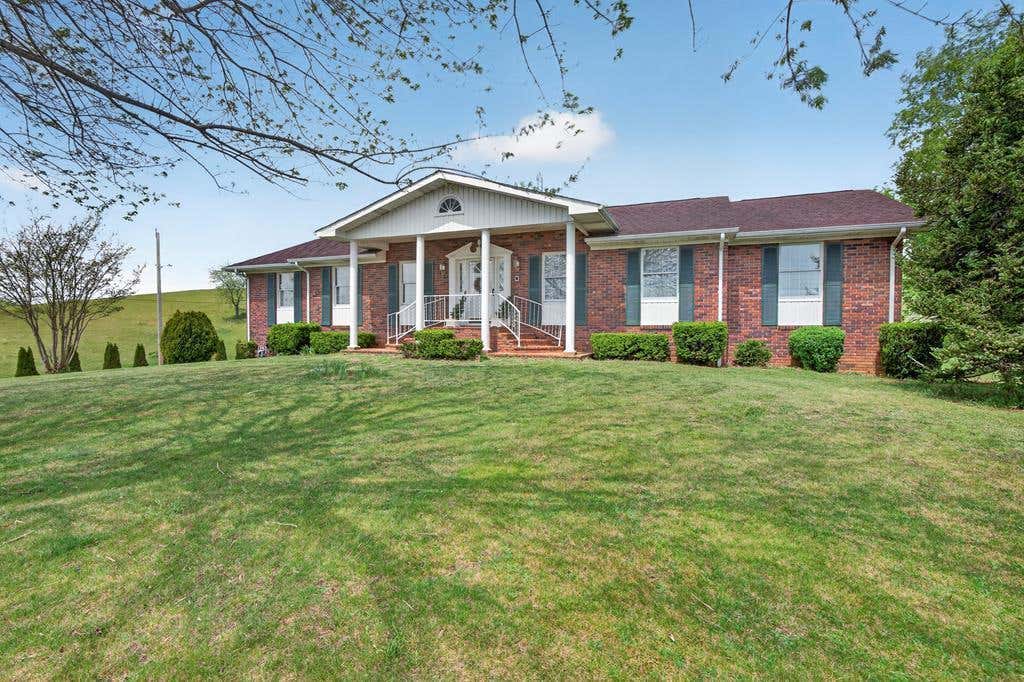 Photo of 16471 Spring Valley Rd, Abingdon, VA 24210 (MLS # 110712)