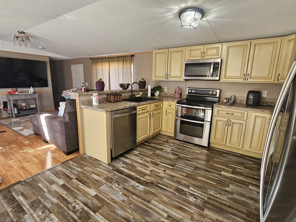 Photo of 160 Riverbend Lane, Tazewell, VA 24651 (MLS # 104193)