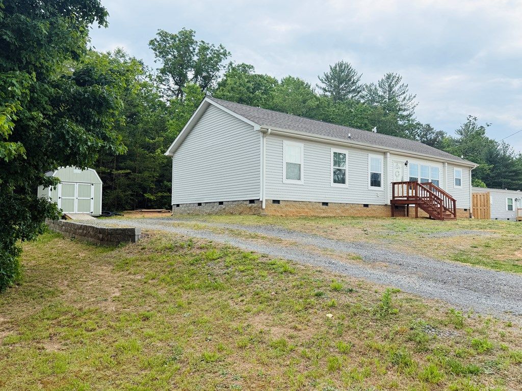 Photo of 277 Brandy Wine TRL, Cana, VA 24317 (MLS # 110278)