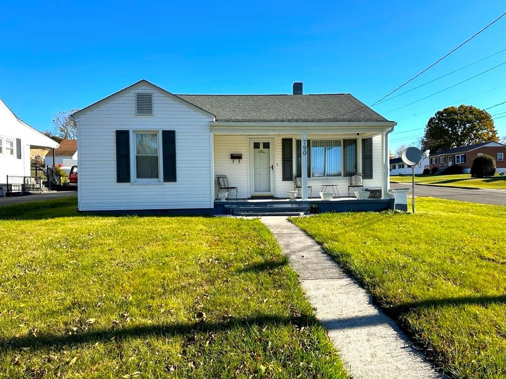 Photo of 790 S 7th Street, Wytheville, VA 24382 (MLS # 103988)