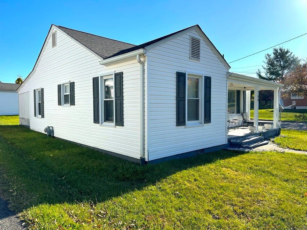 Photo of 790 S 7th Street, Wytheville, VA 24382 (MLS # 103988)