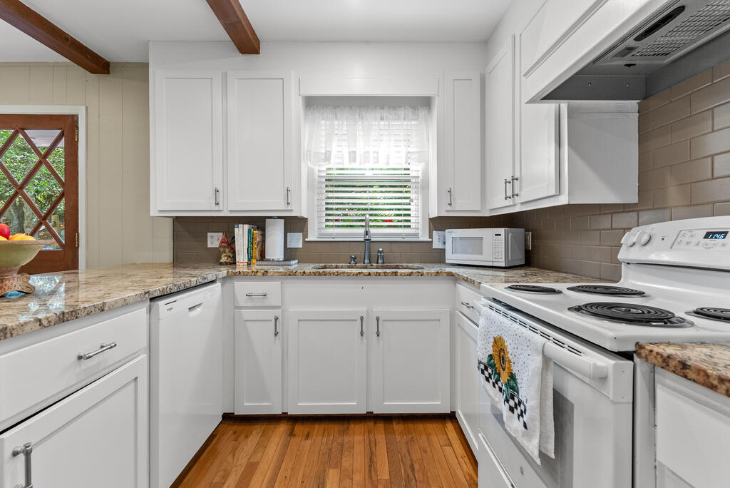 Photo of 123 Pine Tree Drive, Roaring Gap, NC 28668 (MLS # 112256)