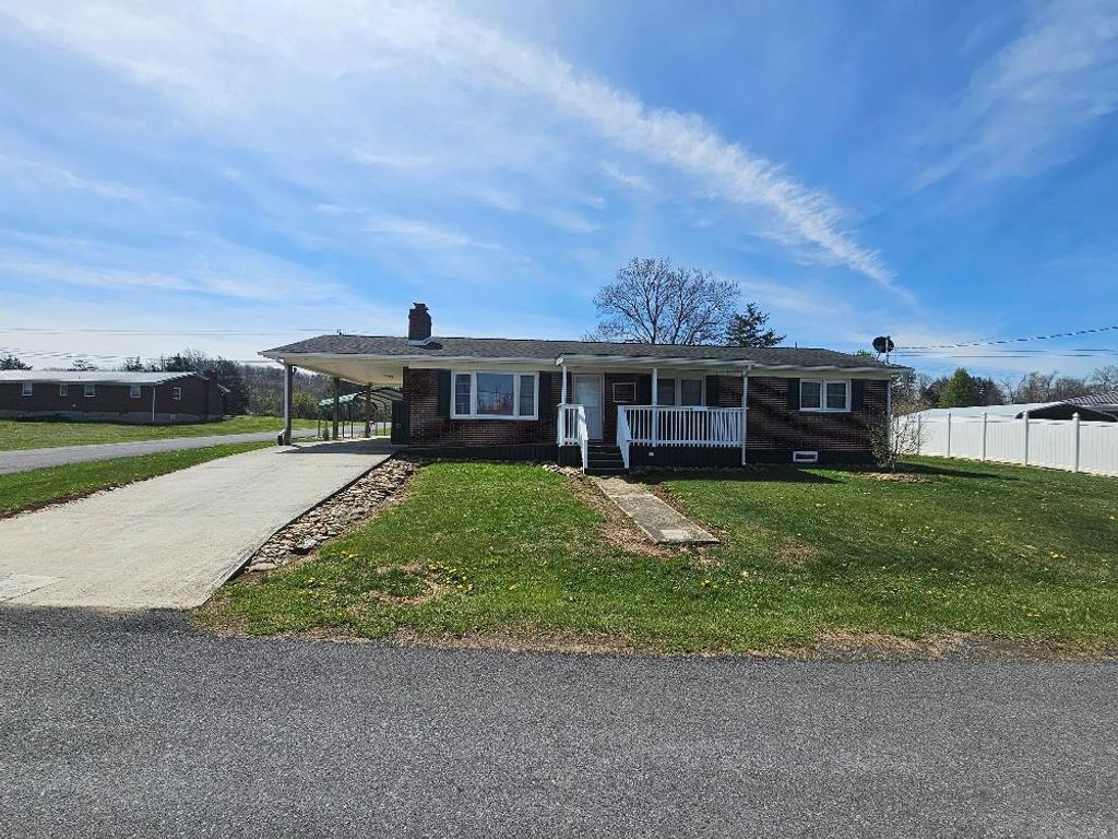 Photo of 526 Friendly Circle, Marion, VA 24354 (MLS # 109485)