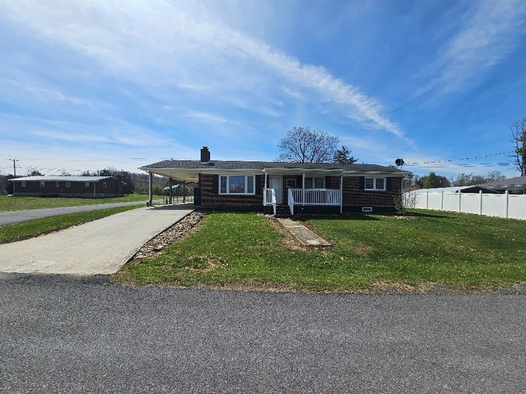 Photo of 526 Friendly Circle, Marion, VA 24354 (MLS # 109485)