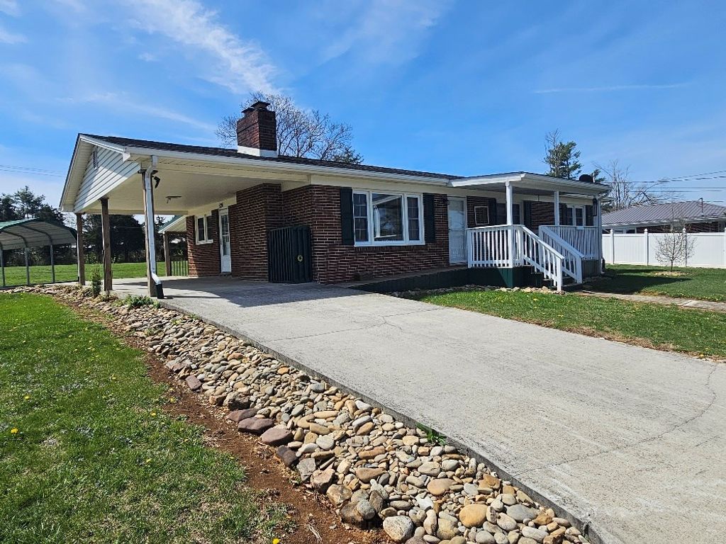 Photo of 526 Friendly Circle, Marion, VA 24354 (MLS # 109485)