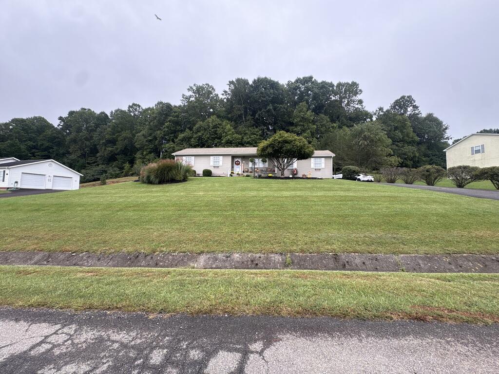 Photo of 272 Quail Ridge, Galax, VA 24333 (MLS # 112049)