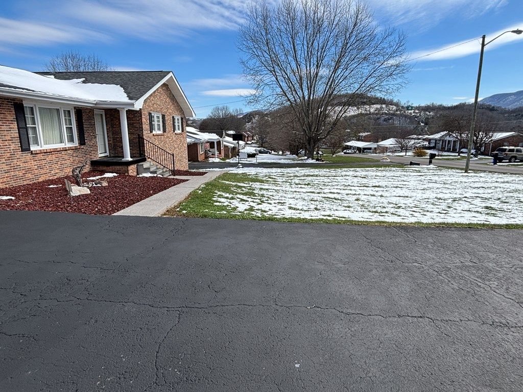 Photo of 100 Stone Drive, Lebanon, VA 24266 (MLS # 109256)