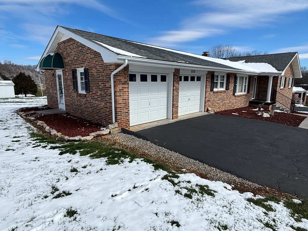 Photo of 100 Stone Drive, Lebanon, VA 24266 (MLS # 109256)