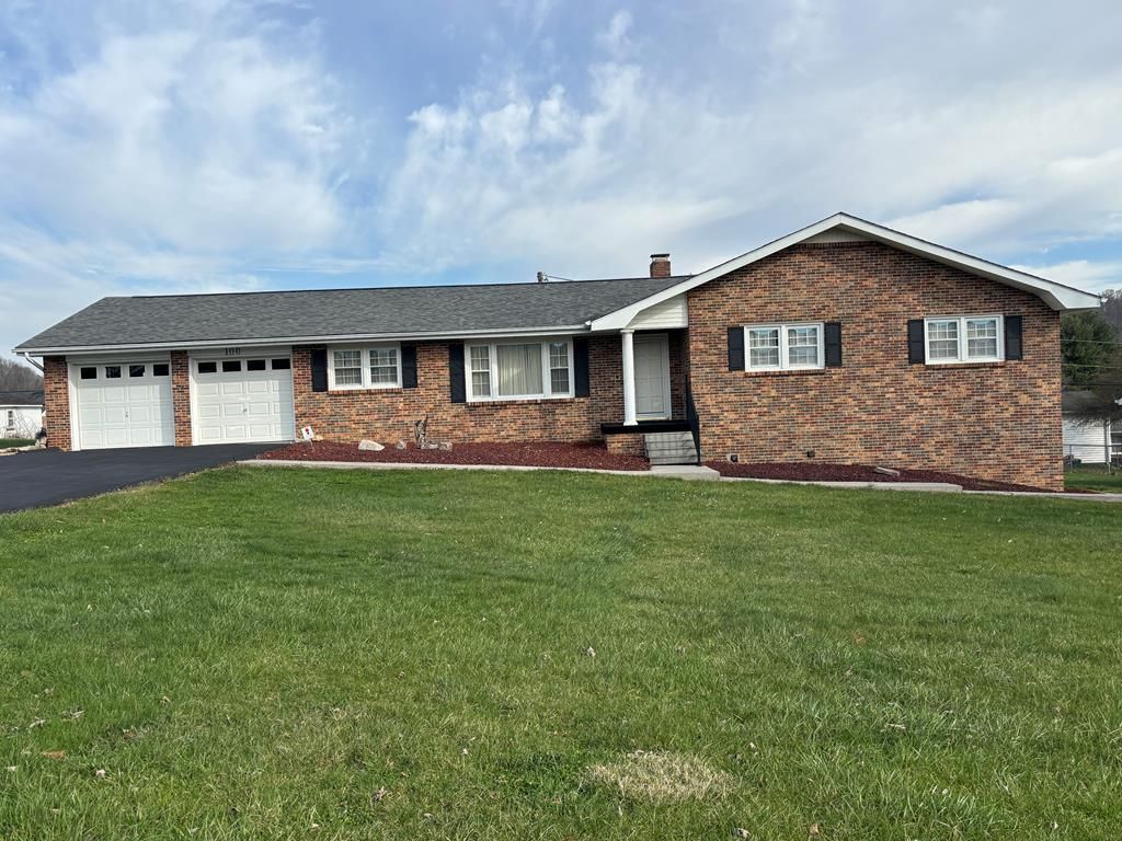 Photo of 100 Stone Drive, Lebanon, VA 24266 (MLS # 109256)