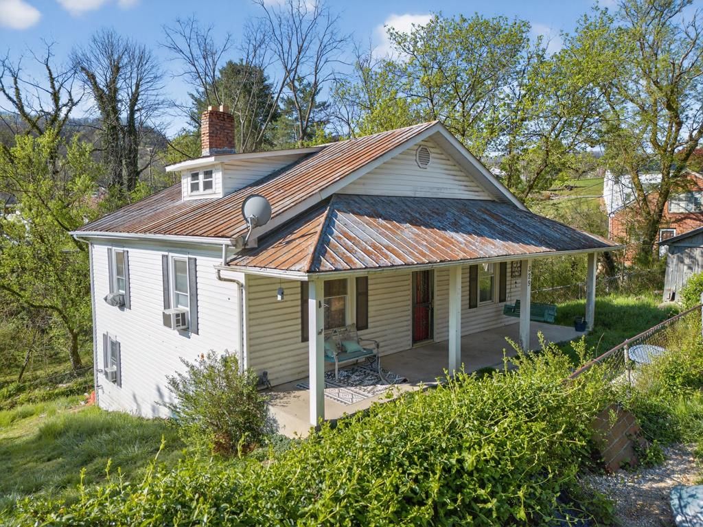 Photo of 329 Fir Street, Gate City, VA 24251 (MLS # 109599)