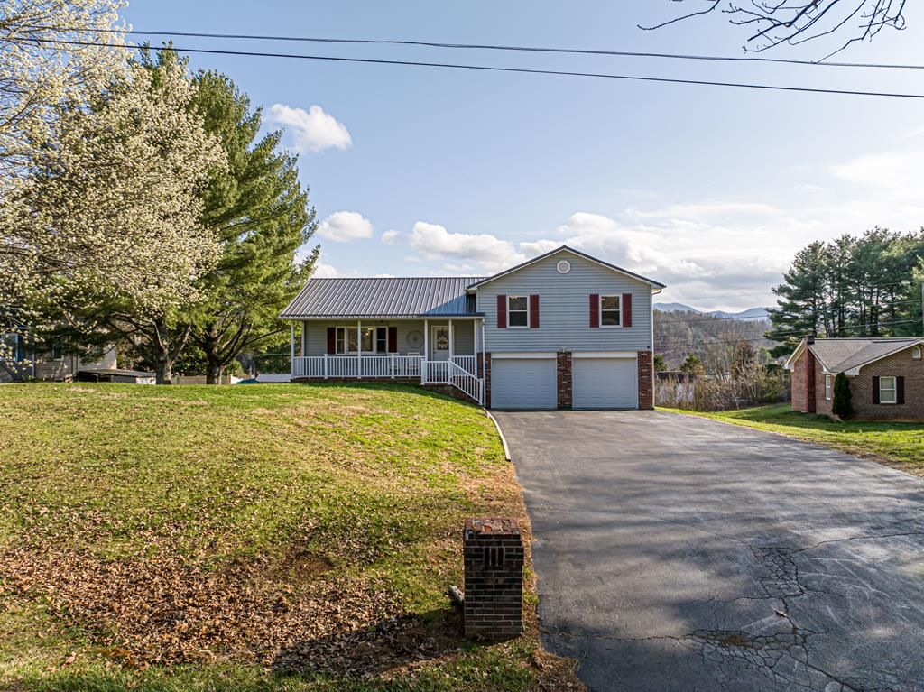 Photo of 29122 Rhea Valley Road, Meadowview, VA 24361 (MLS # 109149)