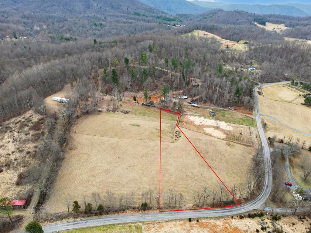 Photo of 141 Twin Oaks Rd #3, Abingdon, VA 24211 (MLS # 109102)